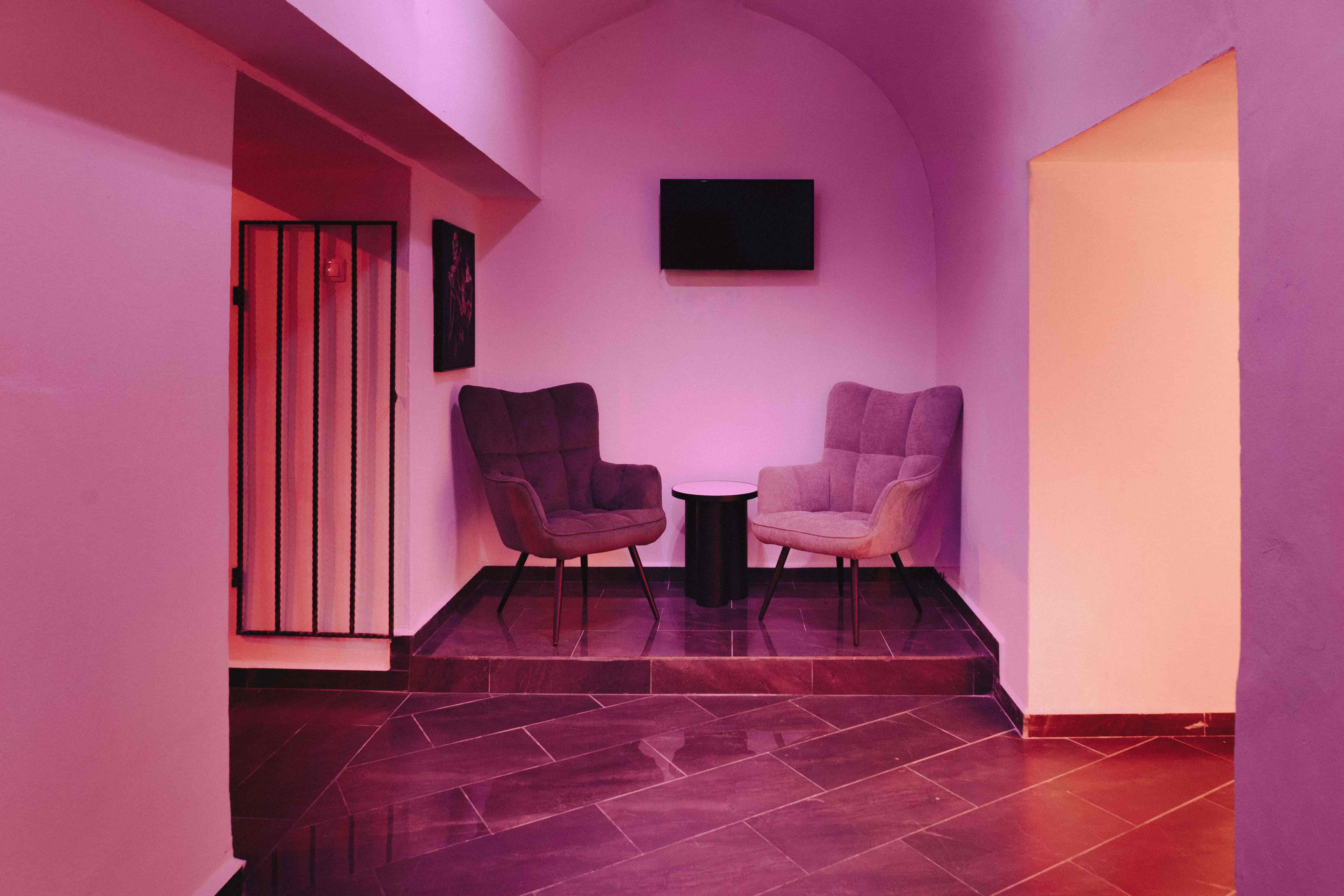 Atmosféra nočného klubu Diamond Košice — VIP lounge, bar a privátne kabíny 5