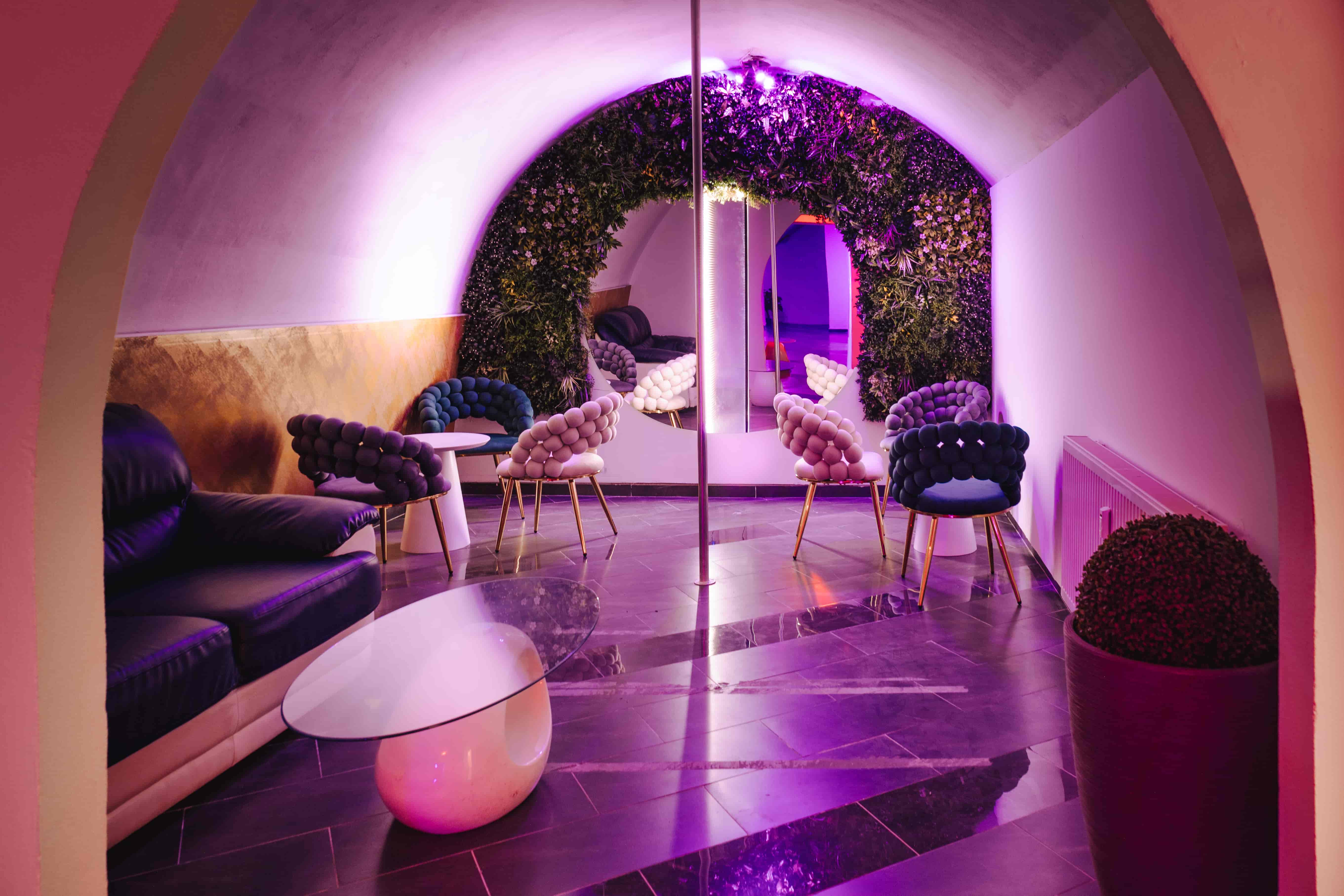 Atmosféra nočného klubu Diamond Košice — VIP lounge, bar a privátne kabíny 6