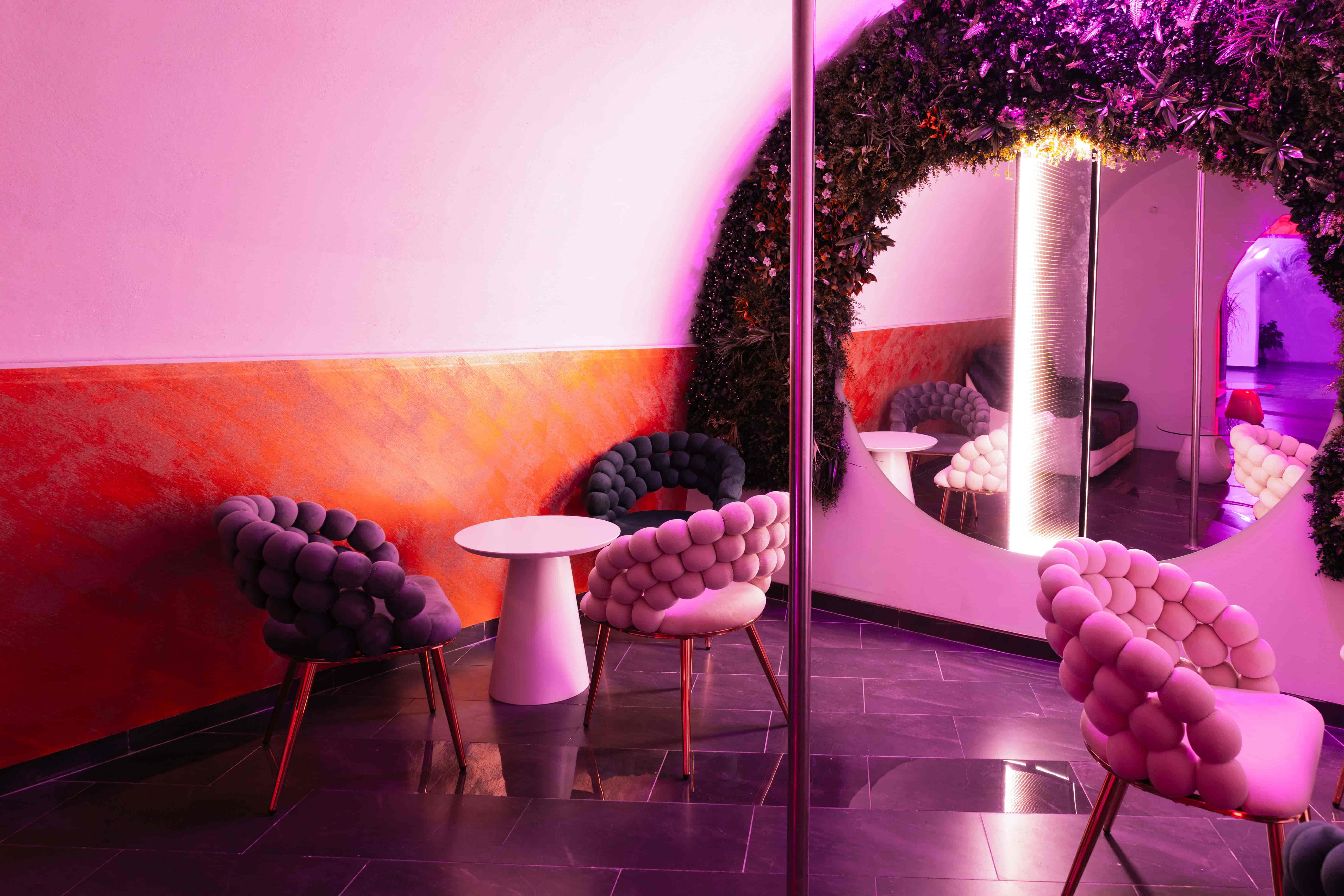 Atmosféra nočného klubu Diamond Košice — VIP lounge, bar a privátne kabíny 9