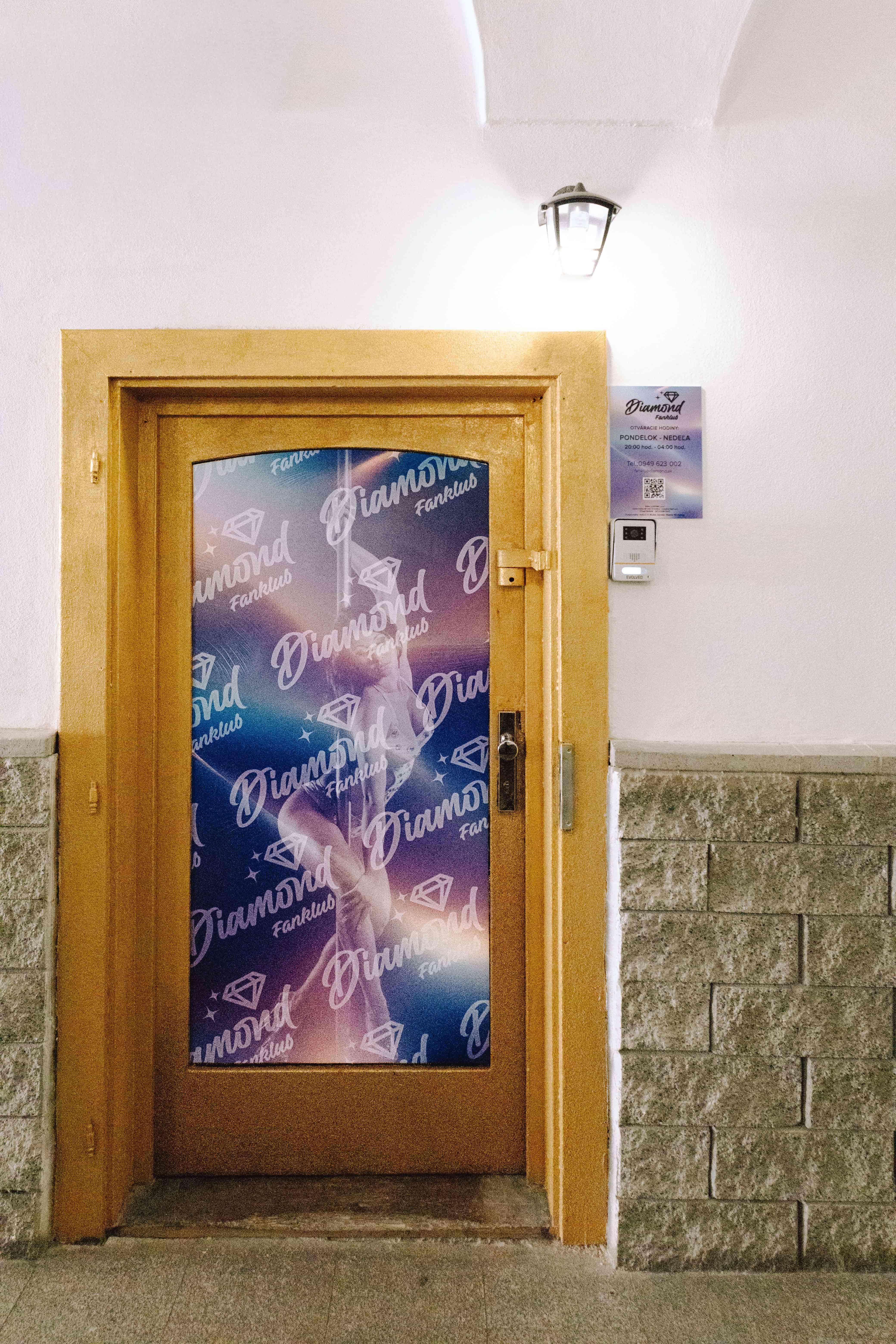 Atmosféra nočného klubu Diamond Košice — VIP lounge, bar a privátne kabíny 15